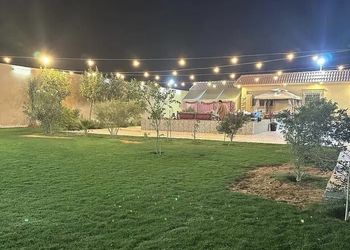 استراحة بمسطح اخضر وجلسة