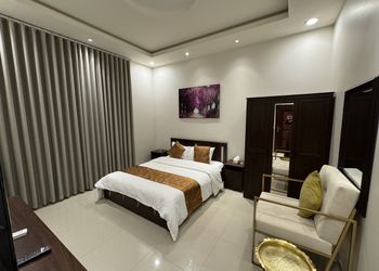استديو هادئ بسرير ماستر