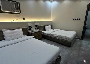 شقة بصالة مريحة ودخول ذاتي 