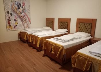 استراحة بإطلالة جبلية ومسطح أخضر