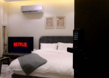 استديو بدخول ذاتي