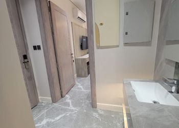 استديو هادئ بسرير ماستر