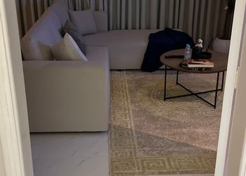 استديو هادئ بسرير ماستر