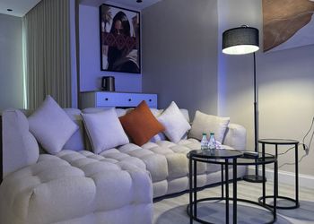 استديو هادئ بسرير ماستر 