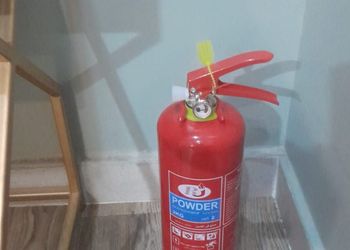 شقة بغرفة معيشة وغرفتين نوم 