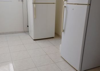 دور ارضي بمجالس وغرف نوم