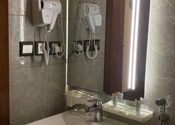 استديو بسرير ماستر وأثاث مريح 