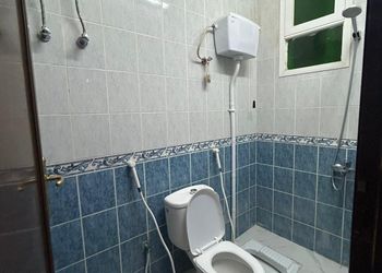 استراحة بألعاب أطفال وجلسة خارجية 