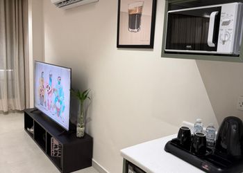 استديو بسرير ماستر وجلسة جانبية