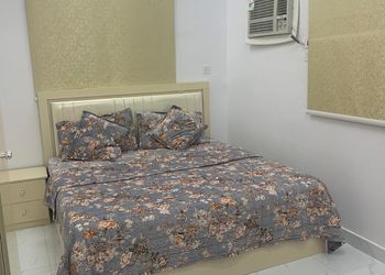 شقة بأثاث مريح وبسيط 
