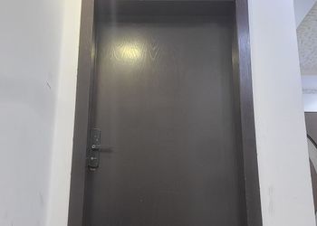 شقة بغرفة معيشة وغرفة نوم 
