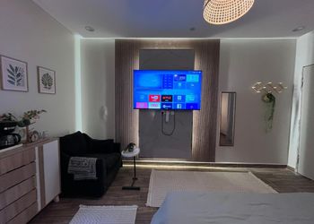استديو هادئ بسرير ماستر
