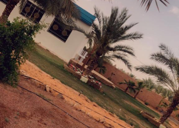 مزرعة ريفيه بأجواء شتوية