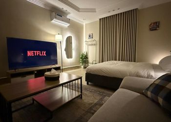 استديو هادئ بسرير ماستر