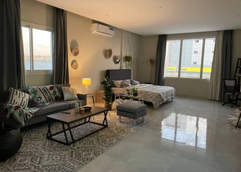 استديو واسع وجميل بدخول ذاتي 