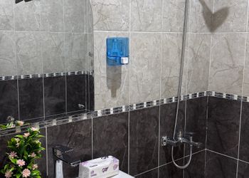 استديو بأثاث مريح وبسيط 
