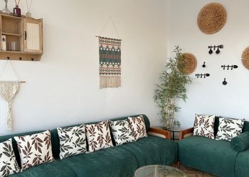شاليه بإطلالة جبلية وجلسة خارجية