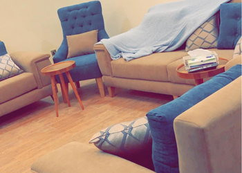 استراحه بمسبح خارجي بحاجز والعاب اطفال