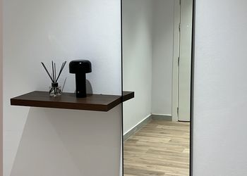 شقة بدخول ذاتي وتصميم أنيق 