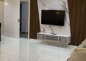 شاليه بجلسة خارجية ومسبح خارجي