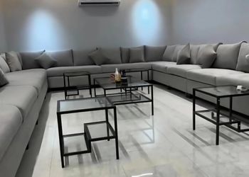 شاليه بمسبح خارجي وصالة أنيقة 