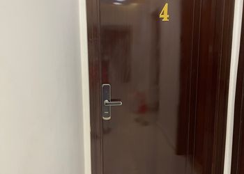 استديو بسرير ماستر 