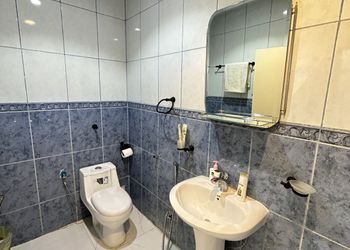 استديو هادئ بسرير ماستر