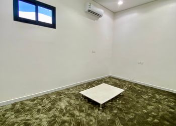 استراحة بمسطح اخضر ومجالس