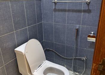 شقة بغرفة معيشة وغرفة نوم 