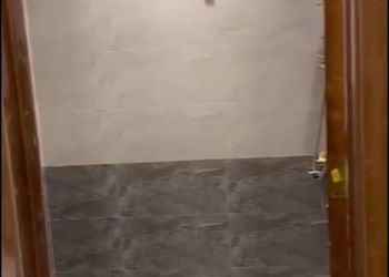 فيلا بمجالس وغرف نوم 