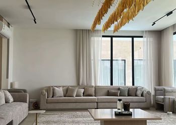 شاليه بمسطح اخضر