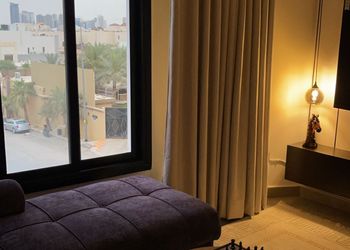 استديو بسرير ماستر وجلسة جانبية