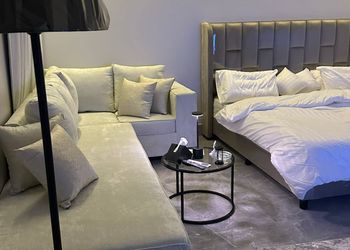 استديو بسرير ماستر وجلسة جانبية 