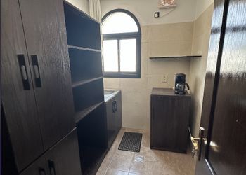 شقة باطلاله على البحر وغرفة نوم 