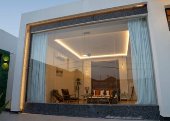 شاليه بجلسة مطله على الحديقه 