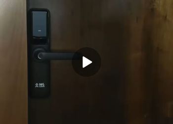 استديو بسرير ماستر وجلسة جانبية 