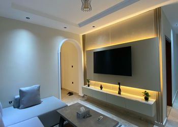 شقة بصالة أنيقة ودخول ذاتي