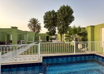 شاليه بركن شواء  و جلسة خارجية 