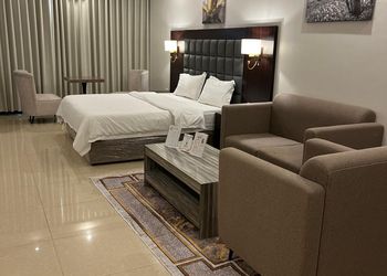 استديو هادئ بسرير ماستر 