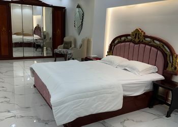 شاليه بمسطح اخضر ومجلس