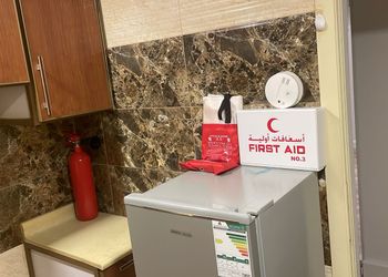 شقة بغرفة جلوس وغرفتين نوم 