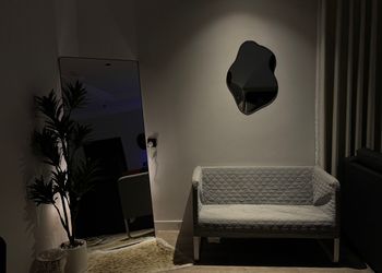 استديو بكرسي مساج ودخول ذاتي