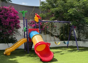 شاليه بصالة جلوس وغرفتين نوم