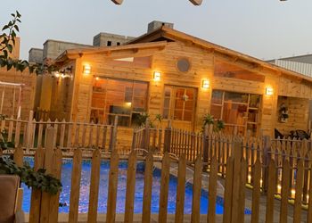 شاليه بمسبح والعاب مائية 