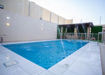 استراحة بمسبح وجلسه خارجيه 