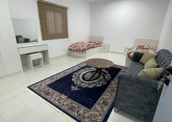 استديو هادئ بسريرين فردية