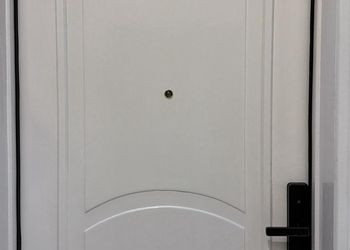 شقة بغرفة معيشة وغرفة نوم 
