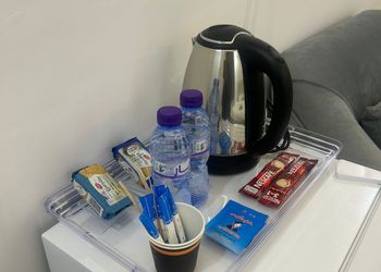 استديو بسريرين مفردة و أثاث مريح