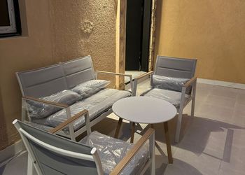 استديو بسرير ماستر وجلسة جانبية