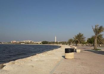 استديو بسرير ماستر وجلسة مريحة 